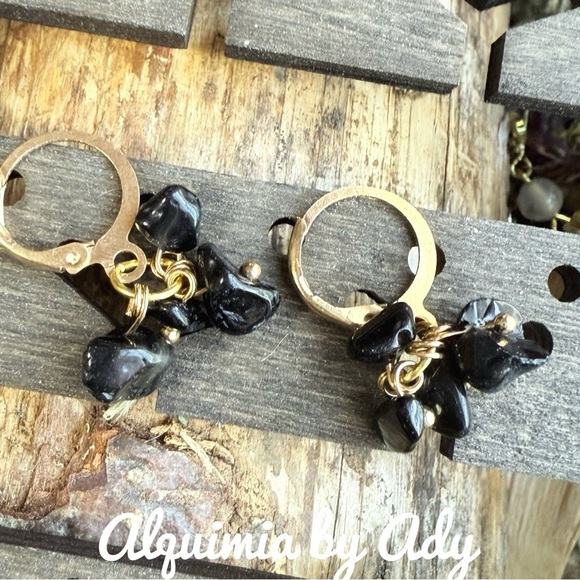 GOLD BLACK ONYX EARRINGS - Picture 1 of 1